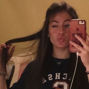 Meet your Posher, Clarisse